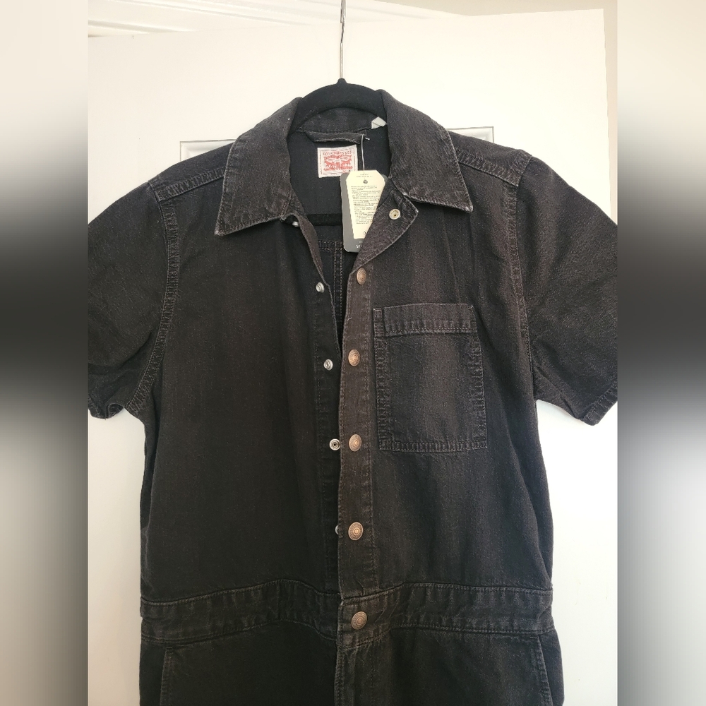 Levis Women's Medium Cotton Short-Sleeve Heritage Jumpsuit in Black